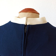 Laden Sie das Bild in den Galerie-Viewer, 1960s - VERONA KNITS, Italy - Fabulous Navy Red & White Dress - W32 (82cm)