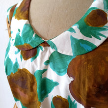 Charger l'image dans la galerie, 1960s - Gorgeous Brown Roseprint Cotton Dress - W32 (82cm)