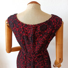 Load image into Gallery viewer, 1960s - Stunning Red & Black Cocktail Dress - W28 (72cm)