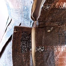 Charger l'image dans la galerie, 1950s - ILLUM, France - Gorgeous Brown Plaid Cotton Dress - W26 (66cm)