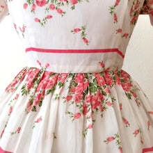 Charger l'image dans la galerie, 1950s - Adorable Smoked Cotton Floral Dress - W31 (80cm)