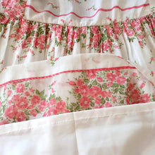 Charger l'image dans la galerie, 1950s - Adorable Smoked Cotton Floral Dress - W31 (80cm)