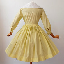 Charger l'image dans la galerie, 1950s - Exquisite Yellow Pale Cotton Dress - W29 (74cm)