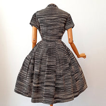 Charger l'image dans la galerie, 1950s - Gorgeous Elegant Black & White Dress - W26 (66cm)
