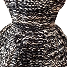 Charger l'image dans la galerie, 1950s - Gorgeous Elegant Black & White Dress - W26 (66cm)