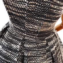 Charger l'image dans la galerie, 1950s - Gorgeous Elegant Black & White Dress - W26 (66cm)