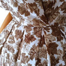 Charger l'image dans la galerie, 1950s - Stunning Autumn Leaves Dress - W28 (72cm)