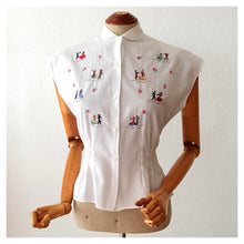 Charger l'image dans la galerie, 1950s - SEGURA, Spain - Deadstock Flamenco Dancers Souvenir Blouse - W31 (80cm)