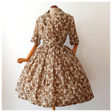 Charger l'image dans la galerie, 1950s - Stunning Autumn Leaves Dress - W28 (72cm)