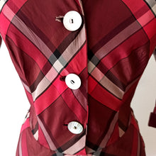 Laden Sie das Bild in den Galerie-Viewer, 1940s - Stunning Burgundy Plaid Satin Dress - W28 (72cm)