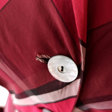 Laden Sie das Bild in den Galerie-Viewer, 1940s - Stunning Burgundy Plaid Satin Dress - W28 (72cm)