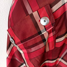 Laden Sie das Bild in den Galerie-Viewer, 1940s - Stunning Burgundy Plaid Satin Dress - W28 (72cm)