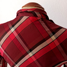 Laden Sie das Bild in den Galerie-Viewer, 1940s - Stunning Burgundy Plaid Satin Dress - W28 (72cm)