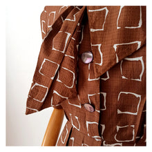 Charger l'image dans la galerie, 1950s - Gorgeous Brown Abstract Rayon Dress - W25/26 (64/66cm)