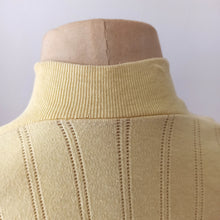Charger l'image dans la galerie, 1950s - Gorgeous Vanilla Cotton Top - W24/28 (62/72cm)