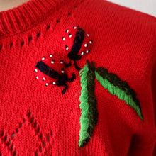Carica l'immagine nel visualizzatore di Gallery, 80s does 50s - RENÉ DERHY, France - Red Ladybugs Cardigan - Sz. S/M