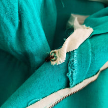 Charger l'image dans la galerie, 1950s - Stunning Green Rayon Dress - W24.5 (62cm)