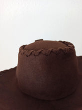 Load image into Gallery viewer, 1940s - Adorable Dark Brown Felt Hat