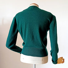Charger l'image dans la galerie, 1950s - BALLANTYNE, Scotland - Green Forest Pure Cashmere Jumper