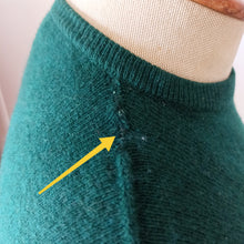 Charger l'image dans la galerie, 1950s - BALLANTYNE, Scotland - Green Forest Pure Cashmere Jumper