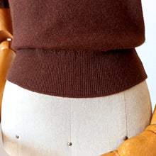 Cargar imagen en el visor de la galería, 1950s - BRYANT, Scotland - Brown Pure Cashmere Jumper