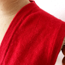 Load image into Gallery viewer, 1950s - BERNHARD ALTMANN, Scotland - Gorgeous Rouge Pure Cashmere Vest