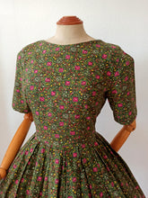 Charger l'image dans la galerie, 1950s 1960s - Beautiful Abstract Garden Cotton Dress - W29 (74cm)