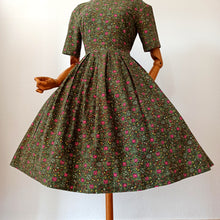 Charger l'image dans la galerie, 1950s 1960s - Beautiful Abstract Garden Cotton Dress - W29 (74cm)