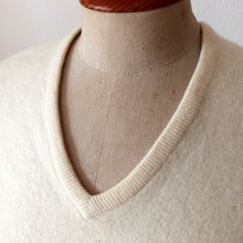 Charger l'image dans la galerie, 1950s 1960s - JEAN PATOU, Paris & BARRIE, Scotland - Pure Cashmere Sweater