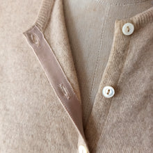 Charger l'image dans la galerie, 1950s - BALLANTYNE, Scotland - Gorgeous Pure Cashmere Cardigan