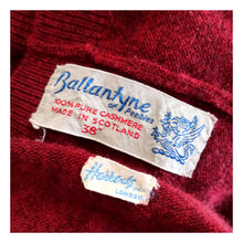 Charger l'image dans la galerie, 1950s - BALLANTYNE, Scotland for HARRODS, London - Pure Cashmere Sweater