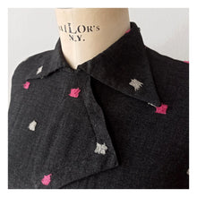 Cargar imagen en el visor de la galería, 1940s - GIRLY, USA - Spectacular Gab Wool Dress - W29 (74cm)