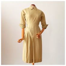 Carica l'immagine nel visualizzatore di Gallery, 1940s - Stunning Pale Yellow Soft Wool Dress - W28 (72cm)
