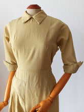 Carica l'immagine nel visualizzatore di Gallery, 1940s - Stunning Pale Yellow Soft Wool Dress - W28 (72cm)