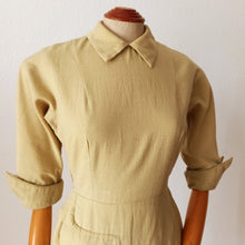 Carica l'immagine nel visualizzatore di Gallery, 1940s - Stunning Pale Yellow Soft Wool Dress - W28 (72cm)
