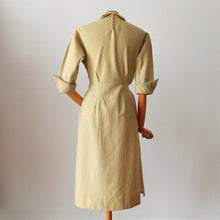 Carica l'immagine nel visualizzatore di Gallery, 1940s - Stunning Pale Yellow Soft Wool Dress - W28 (72cm)