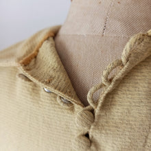 Carica l'immagine nel visualizzatore di Gallery, 1940s - Stunning Pale Yellow Soft Wool Dress - W28 (72cm)