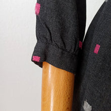 Cargar imagen en el visor de la galería, 1940s - GIRLY, USA - Spectacular Gab Wool Dress - W29 (74cm)