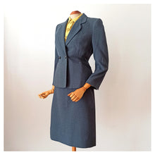 Cargar imagen en el visor de la galería, 1940s - Fabulous Slate Blue Wool Suit - W29 (74cm)