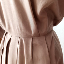 Charger l'image dans la galerie, 1950s - Elegant Pure Silk German Dress - W30 (76cm)