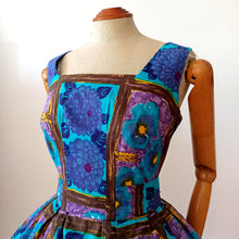 Charger l'image dans la galerie, 1950s 1960s - BADER, Germany - Fabulous Floral Print Cotton Dress - W29 (74cm)
