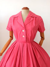 Charger l'image dans la galerie, 1950s 1960s - Adorable French Popeline Alsace Pink Dress - W26 (66cm)