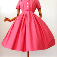 Charger l'image dans la galerie, 1950s 1960s - Adorable French Popeline Alsace Pink Dress - W26 (66cm)