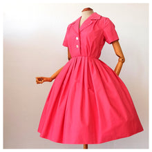 Charger l'image dans la galerie, 1950s 1960s - Adorable French Popeline Alsace Pink Dress - W26 (66cm)