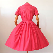 Charger l'image dans la galerie, 1950s 1960s - Adorable French Popeline Alsace Pink Dress - W26 (66cm)