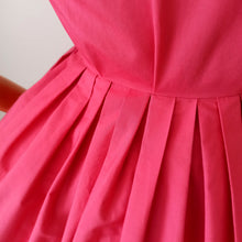 Charger l'image dans la galerie, 1950s 1960s - Adorable French Popeline Alsace Pink Dress - W26 (66cm)