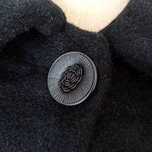 Charger l'image dans la galerie, 1950s - GERMAINE, LA PARISIENNE - Stunning Pink Black Wool Cape