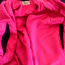 Charger l'image dans la galerie, 1950s - GERMAINE, LA PARISIENNE - Stunning Pink Black Wool Cape