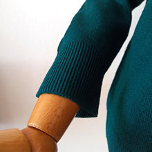 Laden Sie das Bild in den Galerie-Viewer, 1950s 1960s - SIRENCEL, Igualada - Deadstock Petrol Green Sweater