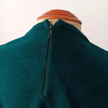 Laden Sie das Bild in den Galerie-Viewer, 1950s 1960s - SIRENCEL, Igualada - Deadstock Petrol Green Sweater